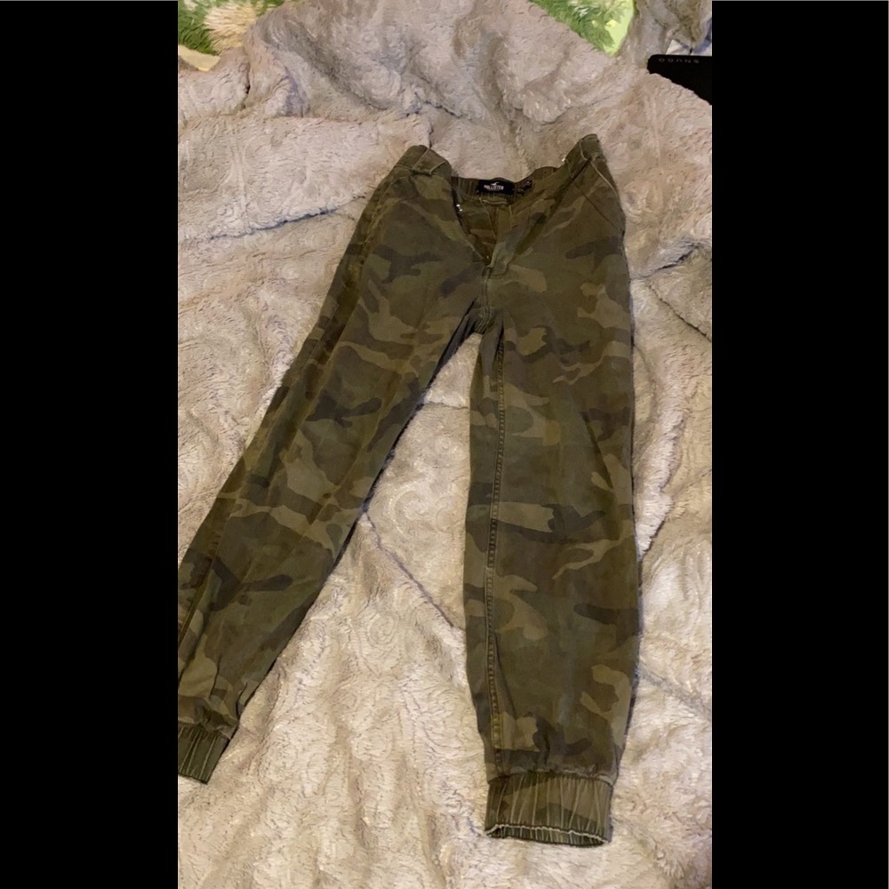 Hollister joggers